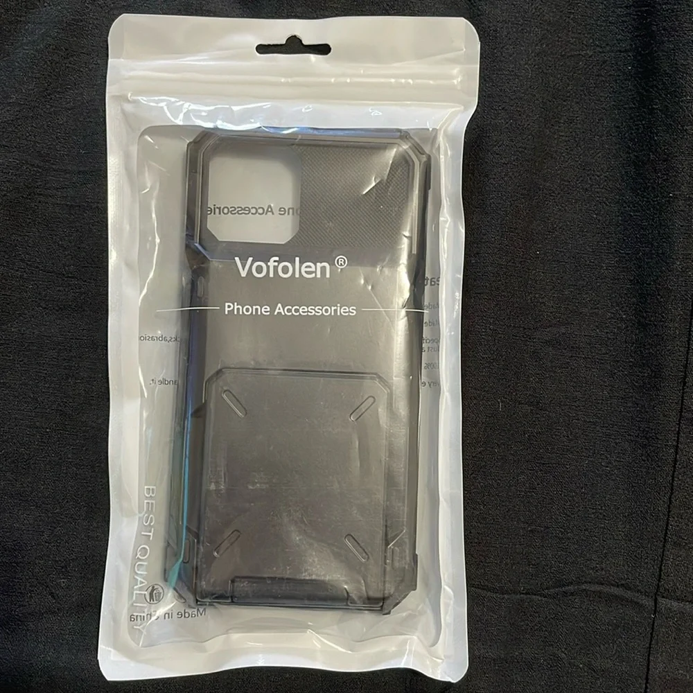 iPhone 12 Pro Case in black with credit card holder